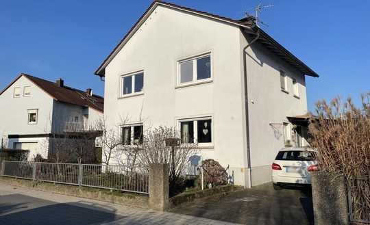 Wohlfühlen in freistehendem Einfamilienhaus mit naturnahem Garten - ideal für eine Familie!