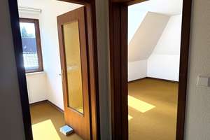 Klassisches Walmdach-Einfamilienhaus mit sonnigem Grundstück in Lurup – Die vollständige Adresse der Immobilie erhältst du vom Anbieter., 22549 Lurup, Hamburg – Vorschaubild 12