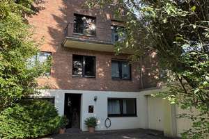 VIELSEITIGES ZWEIFAMILIENHAUS MIT GARTEN UND GARAGE IN BEGEHRTER LAGE VON MG! – Die vollständige Adresse der Immobilie erhältst du vom Anbieter., 41063 Eicken, Mönchengladbach – Vorschaubild 2