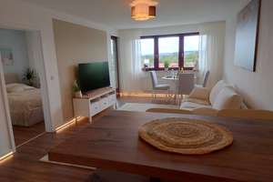 Hochwertig sanierte 2-Zimmer-Wohnung mit Balkon, Weitblick & TG-Stellplatz – möbliert, All-inclusive – 70567 Möhringen-Nord, Stuttgart – Vorschaubild 2