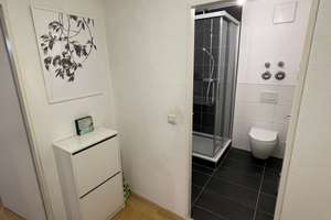 Stilvolle voll möblierte 2-Zimmer-Wohnung mit EBK und Balkon in Düsseldorf – Höhenstr. 23, 40227 Oberbilk, Düsseldorf – Vorschaubild 2