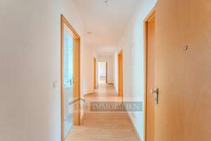 Großzügige Dachgeschosswohnung mit sonniger Terrasse in Berlin-Wilhelmsruh – Die vollständige Adresse der Immobilie erhältst du vom Anbieter., 13158 Wilhelmsruh, Berlin – Vorschaubild 2