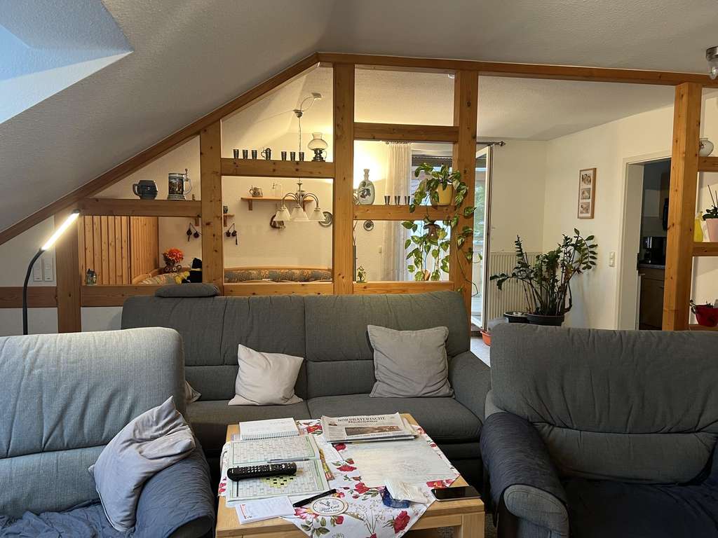 Immobilie in Großenseebach - Helle 2-Zimmer Dachgeschosswohnung in Großenseebach mit großem Balkon - BITTE KEINE MAKLERANFRAGEN - Bild 2