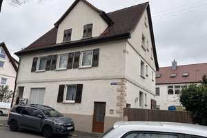 Geräumiges und modernisiertes 9-Zimmer-Haus in Metzingen – Reutlingen (Kreis) – Vorschaubild 1