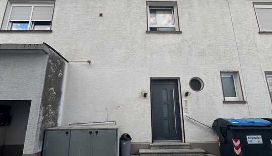 Bild von DARMSTADT-GRIESHEIM: Wohn- und Geschäftshaus mit ca. 9.000 € monatlicher Miete & Bebauungspotenzial!