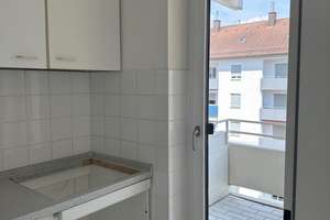 Charmantes 1 Zi Apartment mit    
                    Balkon 
               *  Neu Ulm  * – Die vollständige Adresse der Immobilie erhältst du vom Anbieter., 89231 Neu-Ulm – Vorschaubild 3