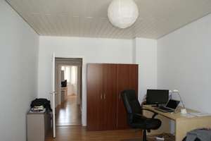 +++Helle und gemütliche 2 Zimmer Wohnung,neues Bad, Balkon,Einbauküche, ruhige Lage+++ – Helmholtzstrasse 20, 40215 Friedrichstadt, Düsseldorf – Vorschaubild 2