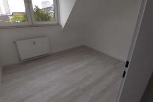 Charmante kleine Dachgeschosswohnung in ruhiger und zugleich zentrumsnaher Lage =VIDEO= – Kleiststraße 4, 45128 Südviertel, Essen – Vorschaubild 3