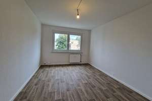 Viel Platz für die ganze Familie: Großzügige 3-Zimmer-Wohnung mit Balkon und grüner Umgebung! – Plovdiver Straße 30, 4205 Grünau-Nord, Leipzig – Vorschaubild 5