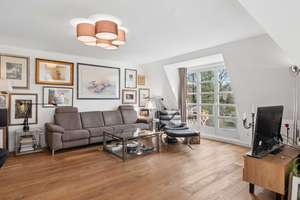 Sonnenwohnung mit hochwertiger Ausstattung, S/W-Dachterrasse und zwei TG-Stellplätzen in Marienthal – Die vollständige Adresse der Immobilie erhältst du vom Anbieter., 22043 Marienthal, Hamburg – Vorschaubild 2