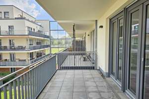 Komfort trifft Stil – sonnenverwöhnte 2,5-Zi.-Wohnung mit Einbauküche – Karlsbader Platz 8, 65197 Rheingauviertel / Hollerborn, Wiesbaden – Vorschaubild 3