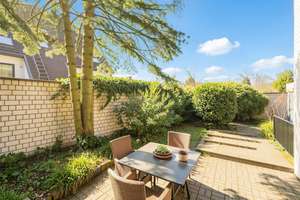 Exklusives Reiheneckhaus in Rheinnähe! Stilvolles Wohnen mit Garten in Düsseldorf-Wittlaer! – Die vollständige Adresse der Immobilie erhältst du vom Anbieter., 40489 Wittlaer, Düsseldorf – Vorschaubild 3