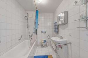 Stadt|Mitte — 2-Zimmer-Wohnung mit Aufzug und Duplexstellplatz, die U-Bahn direkt vor der Türe – 70180 Heusteigviertel, Stuttgart – Vorschaubild 12
