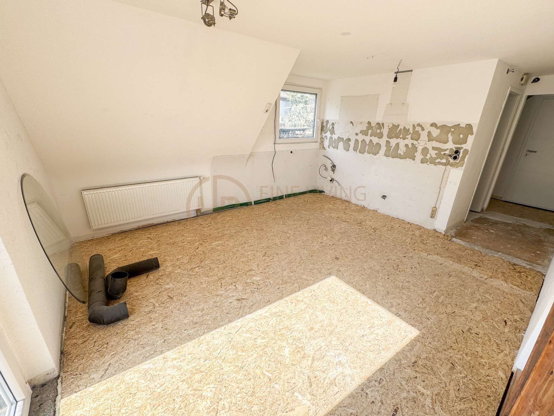 Immobilie in Rechberghausen - Charmantes Zweifamilienhaus mit Garten, Dachterrasse & 3 Garagen – viel Potenzial in Rechberghausen - Bild 10