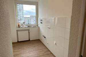 Komplett renovierte 2-Zimmer-Wohnung mit Balkon & Aufzug in Köln-Neubrück – Europaring 7, 51109 Neubrück, Köln – Vorschaubild 9