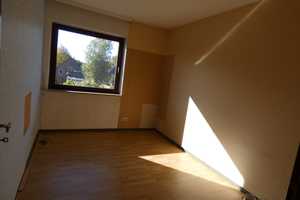 Reihenhaus mit viel Platz und Ausbaumöglichkeit,  voll unterkellert, Garage, gute, ruhige SW- Lage. – Steinburg (Kreis) – Vorschaubild 27