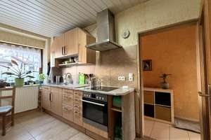 Platz ohne Kompromisse: Großzügiges Wohnhaus mit Scheune und Halle – Ihr Freiraum für Leben und Busi – Die vollständige Adresse der Immobilie erhältst du vom Anbieter., 56566 Neuwied – Vorschaubild 11
