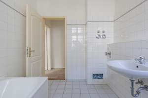 Bezugfrei: Helle Wohnung mit Balkon zur individuellen Neugestaltung – Isländische Str. 2, 10439 Prenzlauer Berg, Berlin – Vorschaubild 14