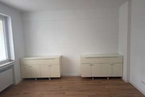 Kernsanierte und Möblierte 3-Zimmer-Wohnung mit Balkon in zentraler Lage von Düsseldorf – Schützenstrasse 36, 40211 Stadtmitte, Düsseldorf – Vorschaubild 2
