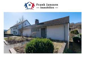 Freistehendes Einfamilienhaus in Gerolstein - 4 Schlafzimmer - 2 Badezimmer - großer Garten – Die vollständige Adresse der Immobilie erhältst du vom Anbieter., 54568 Gerolstein – Vorschaubild 1