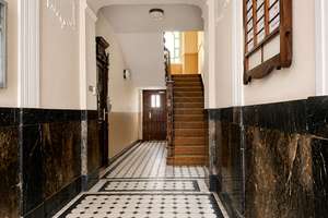Vermietete 1-Zimmer- Altbau-Wohnung im grünen Innenhofensemble!