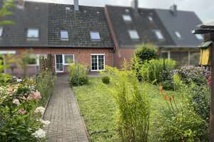RESERVIERT Charmantes Reihenmittelhaus im Musikerviertel Husum RESERVIERT – Die vollständige Adresse der Immobilie erhältst du vom Anbieter., 25813 Husum – Vorschaubild 2