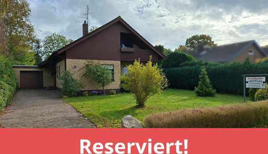 Bild von Großzügiges EFH in familienfreundlicher Wohnlage mit Blick ins Grüne und dem Badesee vor der Tür!