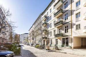 Bezugsfreie 2-Zimmer-Altbauwohnung mit Gartenzugang im Herzen von Moabit – Die vollständige Adresse der Immobilie erhältst du vom Anbieter., 10559 Moabit, Berlin – Vorschaubild 1