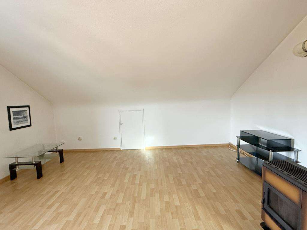 Immobilie in Albstadt - 2 - Zimmer - Dachgeschosswohnung am Hohberg in Onstmettingen 
 - Bild 2