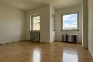 Charmante 3-Zimmer-Wohnung mit Balkon & Einbauküche im Herzen von Düsseldorf-Golzheim – Düsseldorf – Vorschaubild 1