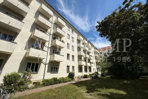 Langfristig vermietete 2-Zimmer-Wohnung mit Balkon in begehrter Lage von Friedrichshain