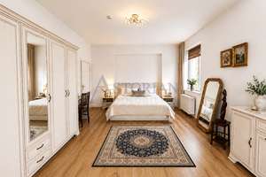 Wunderschöne 4-Zimmer-Wohnung im nachgefragten Berliner Westend – Die vollständige Adresse der Immobilie erhältst du vom Anbieter., 14050 Westend, Berlin – Vorschaubild 2