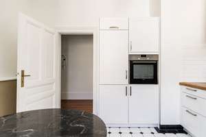 NEU *Paul & Partner*  STILVOLLE-MAISONETTE MIT ZWEI BALKONEN & SKYLINE-BLICK IN FRANKFURT ! – 60322 Westend-Nord, Frankfurt am Main – Vorschaubild 17