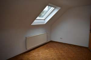 Helle 3,5 Zimmer-Wohnung im Grünen in ruhiger Höhenlage von Stuttgart Kaltental – Schiltacher Straße 18, 70569 Kaltental, Stuttgart – Vorschaubild 4