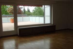 Helle 6 Zimmer Whg. mit großer Dachterrasse zu vermieten – Kniestraße 71, 46117 Heide, Oberhausen – Vorschaubild 2