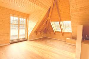 Exklusive 86 m² Loftwohnung: 3 Zimmer + Einbauküche + großzügige Süd-Dachterrasse in Sellin (Rügen)