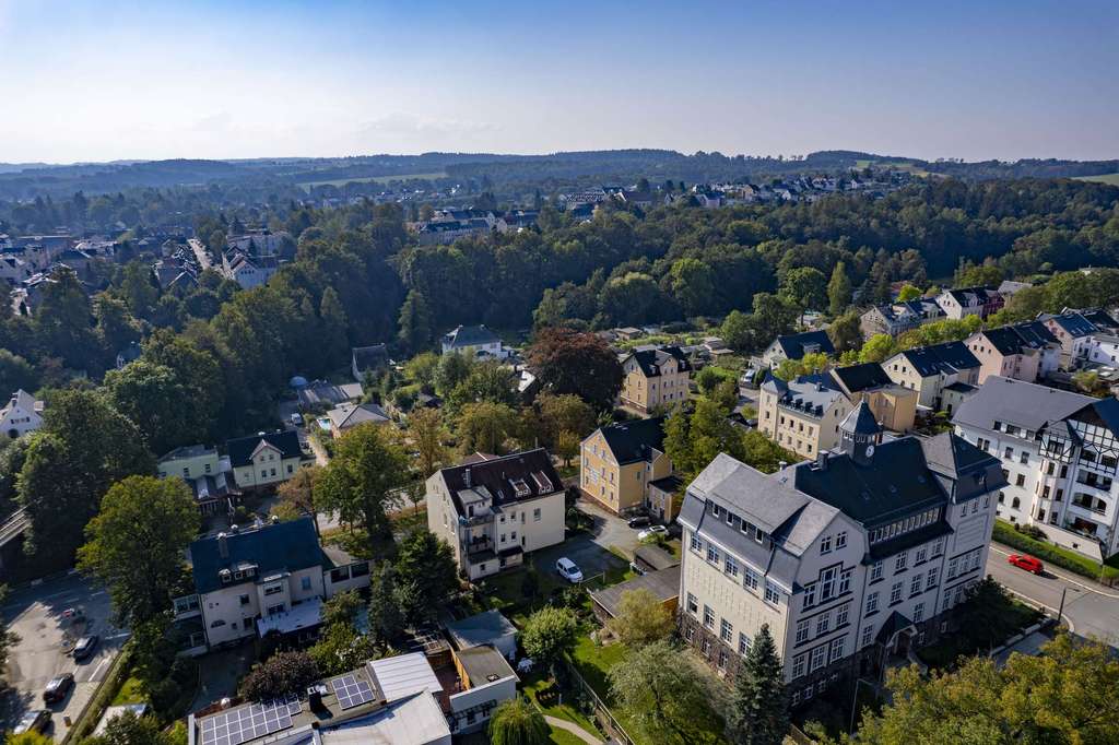 Immobilie in Lichtenstein/Sachsen - Attraktives Investment in Lichtenstein – gepflegtes Mehrfamilienhaus (Balkone) mit Potenzial+Rendite - Bild 2