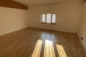 Charmante 75m²-Wohnung – 83098 Brannenburg – Vorschaubild 1