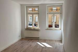 Wohnung im Hochparterre mit Einbauküche, Laminat, Bad mit Fenster, eigene Terrasse – Uhlandstraße 34, 4177 Altlindenau, Leipzig – Vorschaubild 4