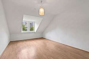 Wohnen über den Dächern Wiesbadens – Charmante Maisonette mit Sonnenterrasse – Die vollständige Adresse der Immobilie erhältst du vom Anbieter., 65197 Rheingauviertel / Hollerborn, Wiesbaden – Vorschaubild 12