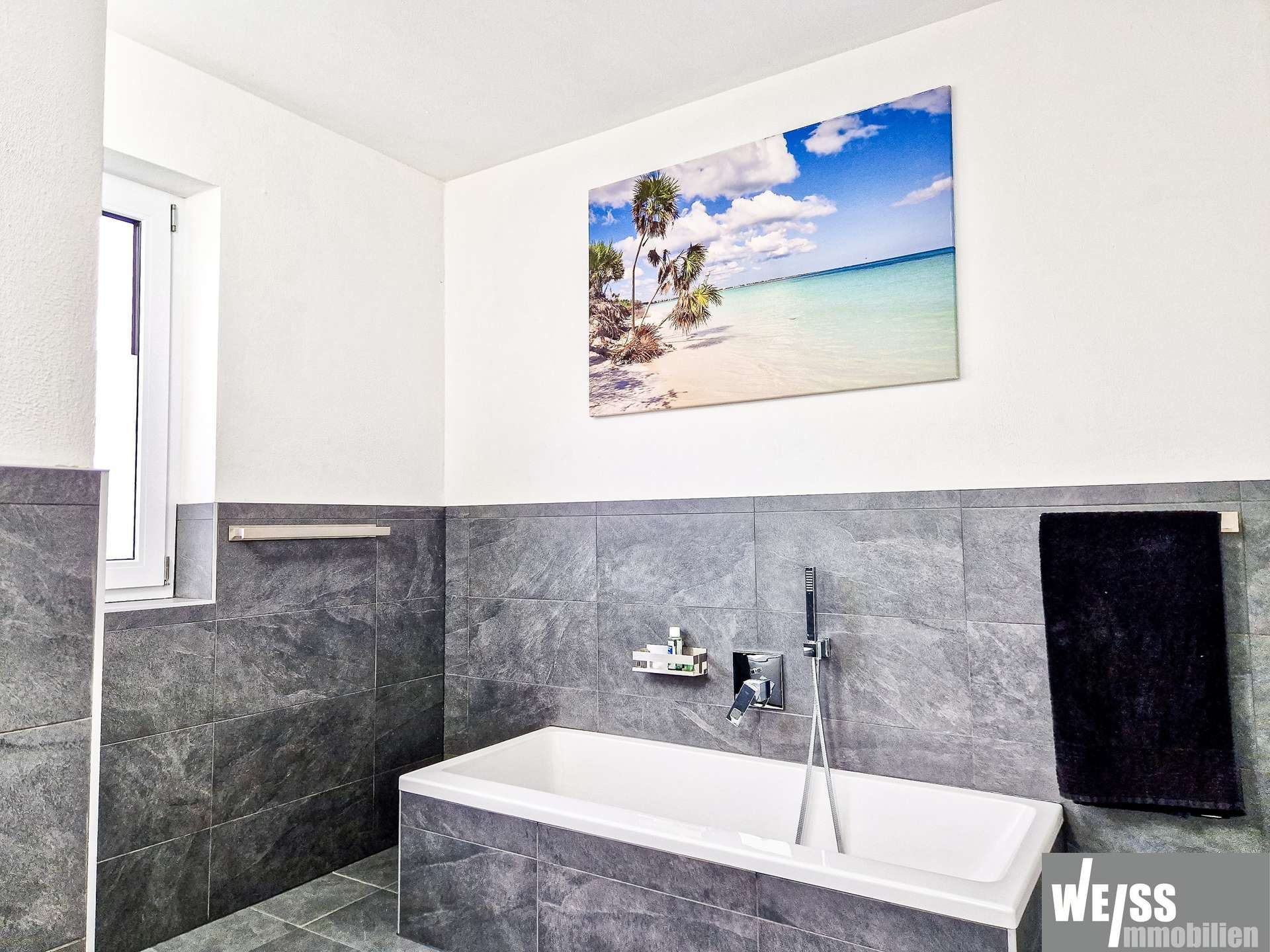 Immobilie in Wittighausen - PREMIUM Zweifamilienhaus mit Doppelgarage, Garten und großer Terrasse - Bild 4