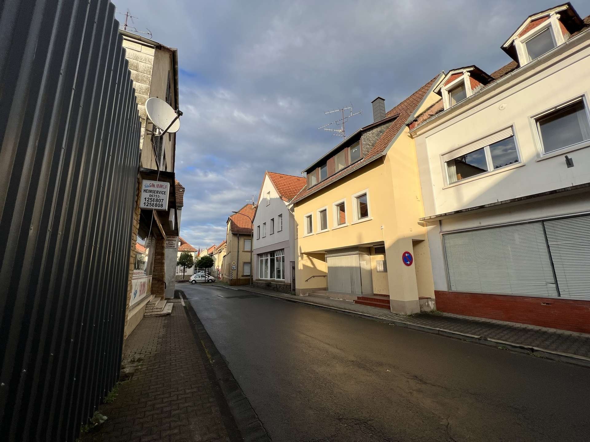 Wohnhaus mit zwei Wohnungen und ehemaligem Geschäftsraum in 67748 Odenbach am Glan, Kusel Kreis – Bild 3