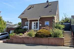 Exzellent ausgestattetes, freistehendes Einfamilienhaus mit Solaranlage – Solingen – Vorschaubild 2