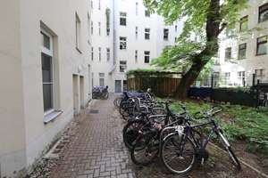 RUHIGER RÜCKZUGSORT IN BELIEBTER KIEZ-LAGE - NETTE COMMUNITY - BALKON MIT BLICK INS GRÜNE – Weserstr. 203, 12047 Neukölln (Ortsteil), Berlin – Vorschaubild 18