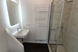2 ZIMMER Luxus Wohnung - EBK - Wasserblick - Balkone- 1600€ Warm - 1-3 Years contract – Stralauer allee 14, 10245 Friedrichshain, Berlin – Vorschaubild 15