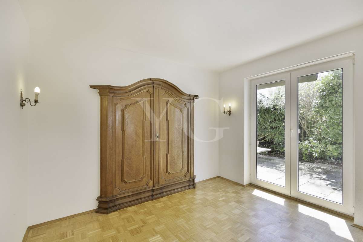 Immobilie in Emmering - Zweifamilienhaus mit großem Grundstück & Baupotenzial  Emmering - Bild 4