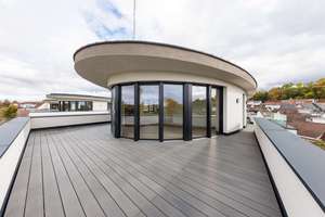 Exklusive 4-Zi.-Penthousewohnung mit großer Dachterrasse direkt am Wasser in Oedheim zu vermieten!