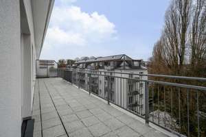 Ottensen-3 Zi.Dachperle,-30 QM WEST Terrasse-Topzustand, Energiewert B,-3m Decken-PROVISIONFREI