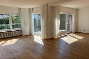 Steinbach, familienfreundliches Reiheneckhaus mit tollem, eingewachsemem Garten! – Die vollständige Adresse der Immobilie erhältst du vom Anbieter., 61449 Steinbach (Taunus) – Vorschaubild 3