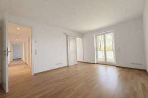 Stilvolle Wohnung, großer Balkon mit freiem Blick zur  reizvollen Parklandschaft des Alsterlaufs – Die vollständige Adresse der Immobilie erhältst du vom Anbieter., 22399 Lemsahl-Mellingstedt, Hamburg – Vorschaubild 6